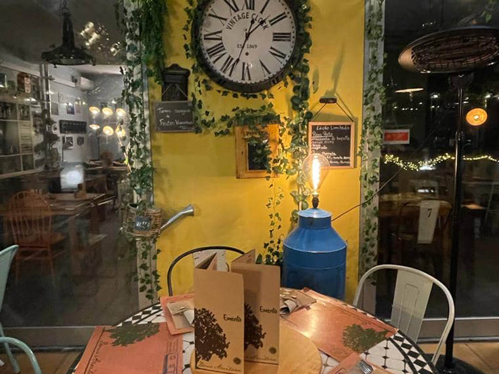 Fotografia do interior do restaurente